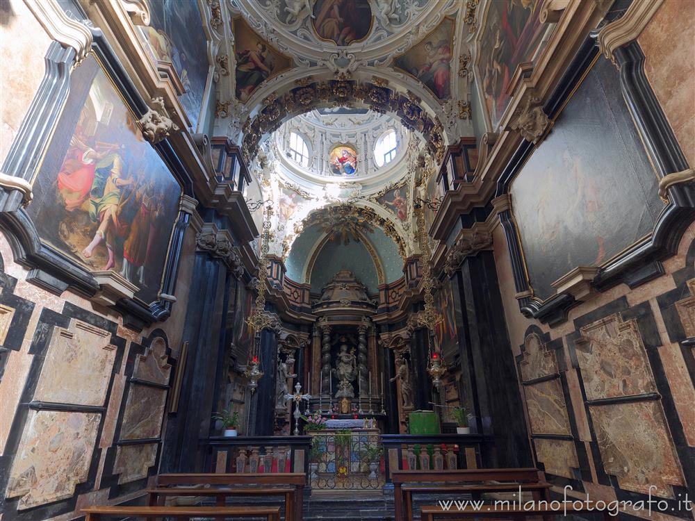Milano - Dentro alla Cappella della Madonna del Carmine nella Chiesa di Santa Maria del Carmine